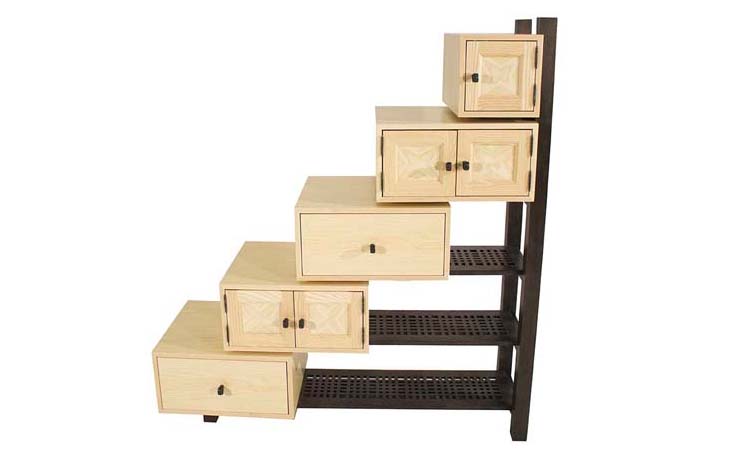 A stepped shelving unit